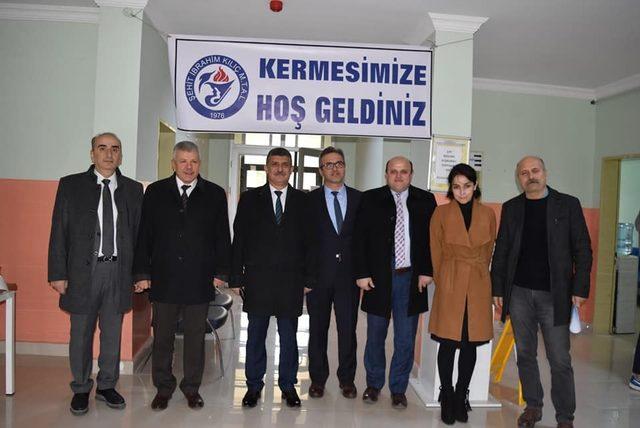 Sokak hayvanları için kermes