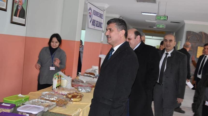 Sokak hayvanları i&ccedil;in kermes