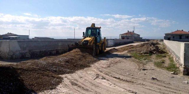 Kırsal mahallelerde kumlama çalışmaları devam ediyor