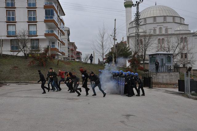 Kırıkkale'de, polisten 'toplumsal olaylara müdahale' tatbikatı