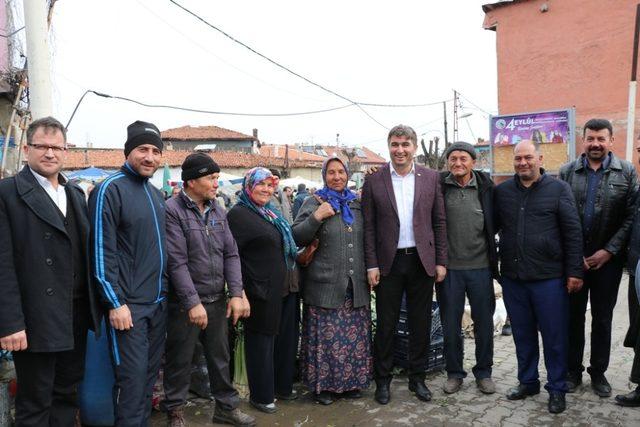 Pazar esnafından Başkan Tosun’a yoğun ilgi