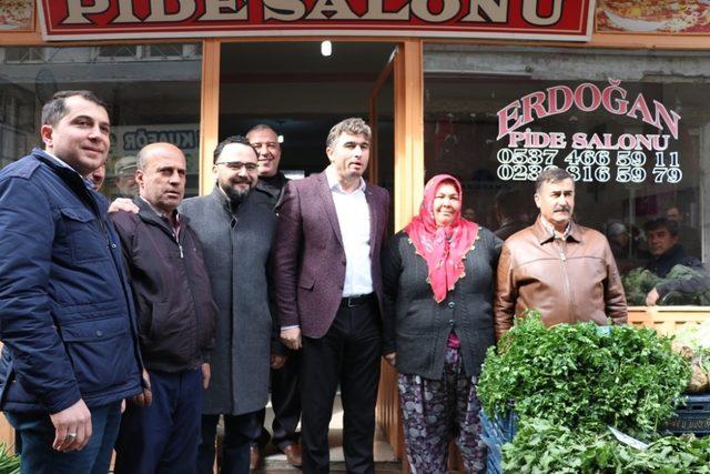 Pazar esnafından Başkan Tosun’a yoğun ilgi