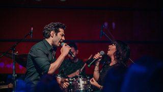 Özge Fışkın ile Mert Fırat'tan keyifli gece!