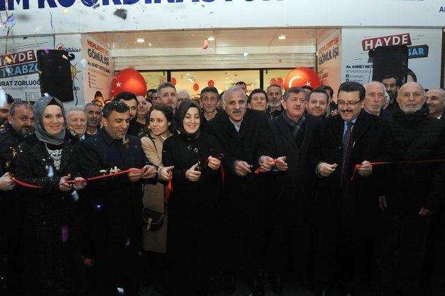 AK Parti Ortahisar Seçim Koordinasyon Merkezi yoğun kalabalığın katılımıyla gerçekleşti