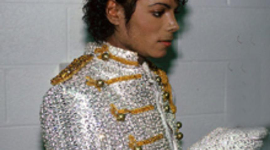 MJ Eldivenine T&uuml;rk Eli Değdi