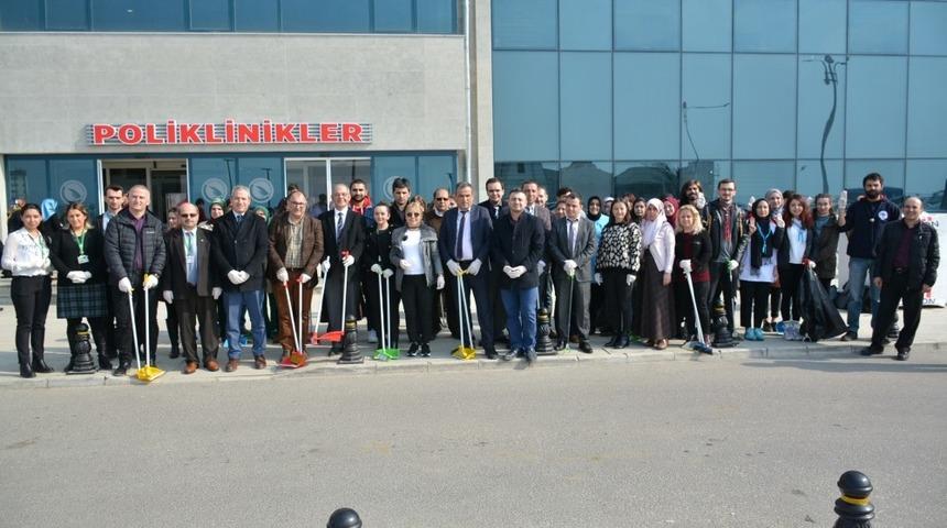 Temiz D&uuml;zce-Temiz &Uuml;niversite etkinliği ile &ouml;rnek farkındalık