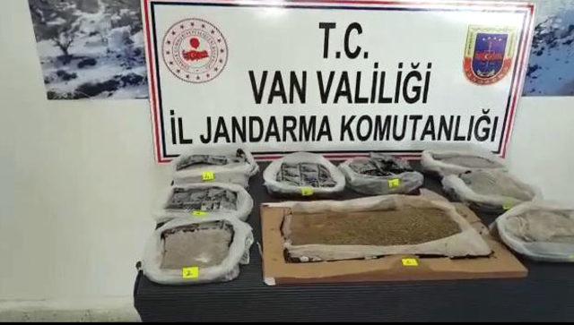 Van'da minibüste 9 kilo 226 gram eroin ele geçirildi