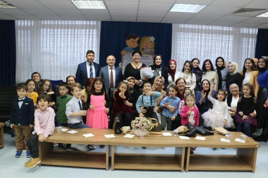 D&uuml;n&uuml;n &ccedil;ocukları bug&uuml;n&uuml;n &ccedil;ocukları ile buluştu