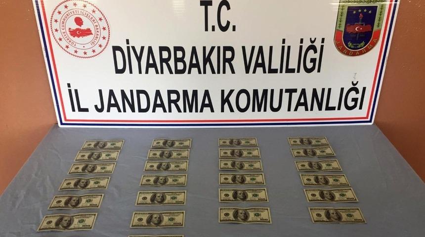 Diyarbakır&rsquo;da 26 adet sahte 100 dolar ele ge&ccedil;irildi