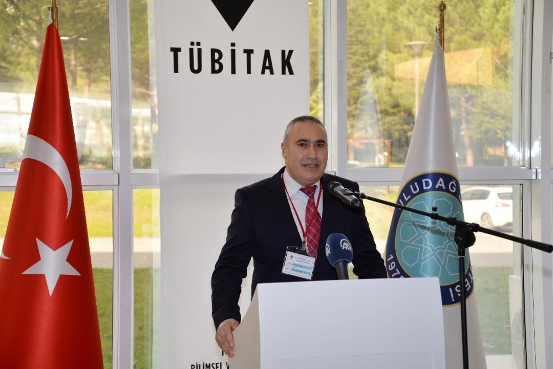 Lise &ouml;ğrencilerinin T&Uuml;BİTAK projeleri BU&Uuml;&rsquo;de sergileniyor