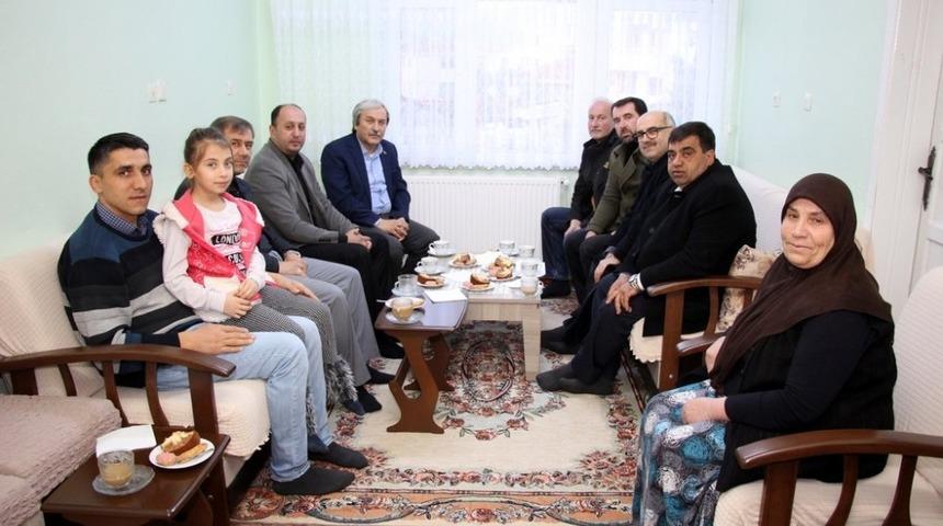 Başkan Şahin şehit ailelerini ziyaret etti