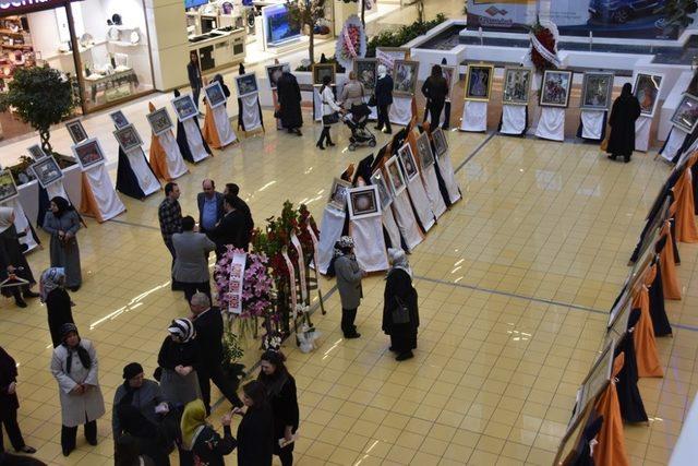 Kocasinan Akademi’nin kursiyerleri hem meslek öğreniyor hem ekonomiye katkı sağlıyor