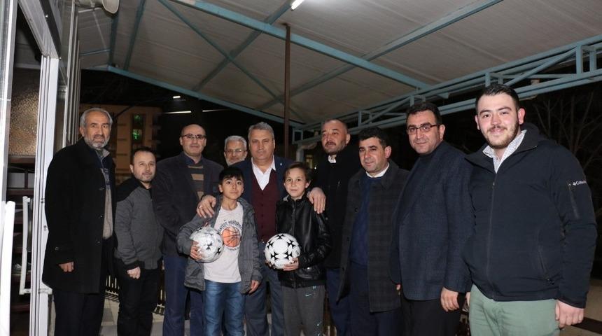 Başkan &Ccedil;er&ccedil;i Atat&uuml;rk ve Barbaros&rsquo;ta vatandaşla buluştu