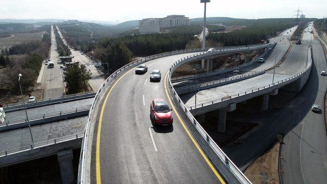 Ankara Büyükşehir Belediyesi yol çalışmalarını ara vermeden sürdürüyor