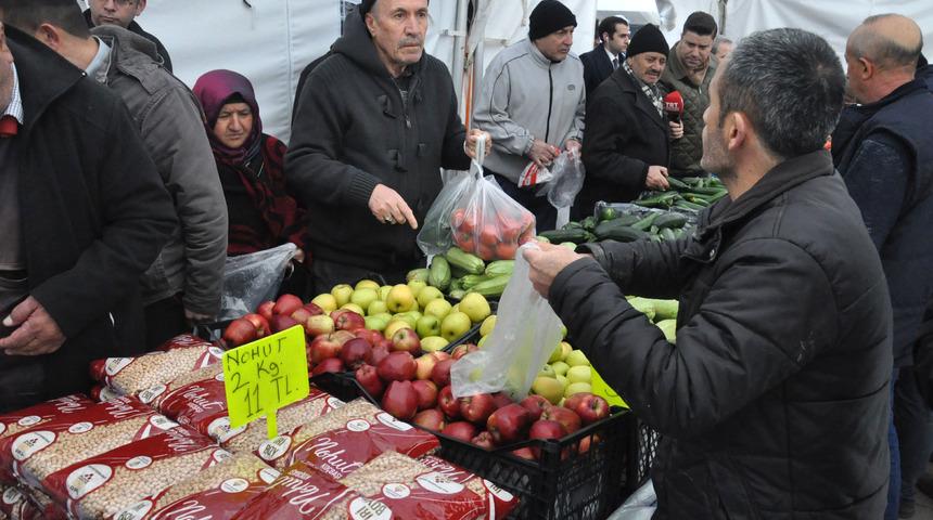 Elma ve bakliyat, başkentteki tanzim satış noktalarında
