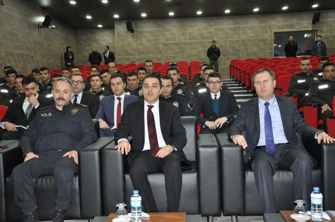 Kars&rsquo;ta mahalle bek&ccedil;ilerine oryantasyon eğitimi