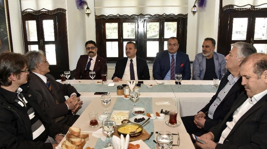 G&uuml;m&uuml;şhane Valisi Kamuran Taşbilek basınla buluştu