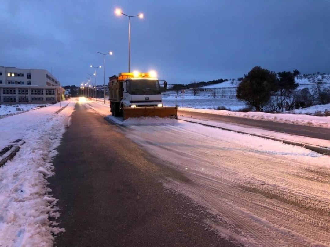 &Ccedil;anakkale Belediyesinden olumsuz hava koşullarına y&ouml;nelik etkin &ccedil;alışma