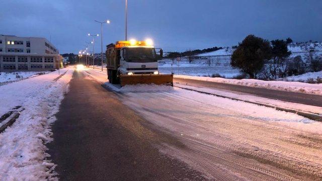 Çanakkale Belediyesinden olumsuz hava koşullarına yönelik etkin çalışma