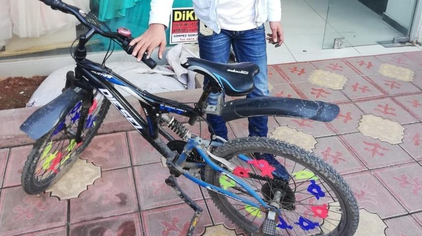 Çalınan bisikletine kavuştu