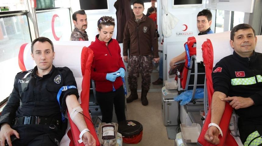 Tunceli emniyetinden kan bağışına destek