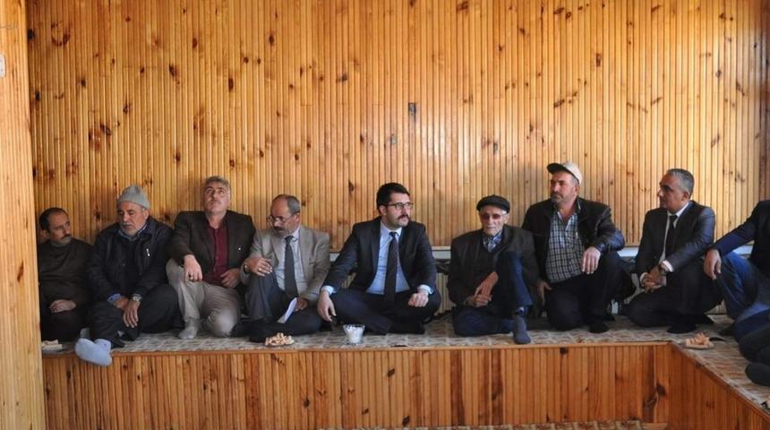 Demir&ouml;z&uuml; Kaymakamı Coşkun, vatandaşlarla bir araya geldi