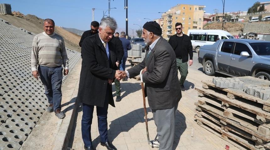 Cizre Belediyesi kentin &ccedil;ehresini değiştirmeye devam ediyor