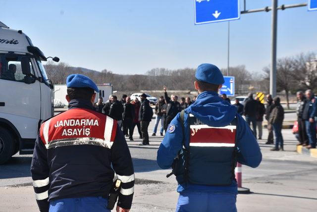 TIR şoförleri, Suudi Arabistan'da idama mahkum edilen arkadaşları için kontak kapattı(2)