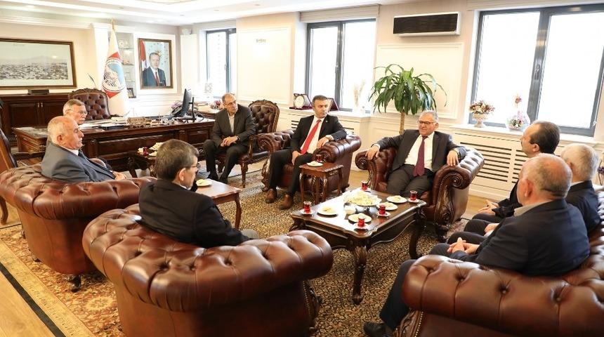 Kayseri Develililer Eğitim, K&uuml;lt&uuml;r, Yardımlaşma ve Dayanışma Derneği&rsquo;nden Başkan Memduh B&uuml;y&uuml;kkılı&ccedil;&rsquo;a Ziyaret
