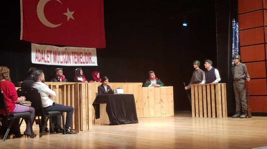 Birlik Vakfı Tiyatro Topluluğu &rsquo;Reis Bey&rsquo;i sahneledi