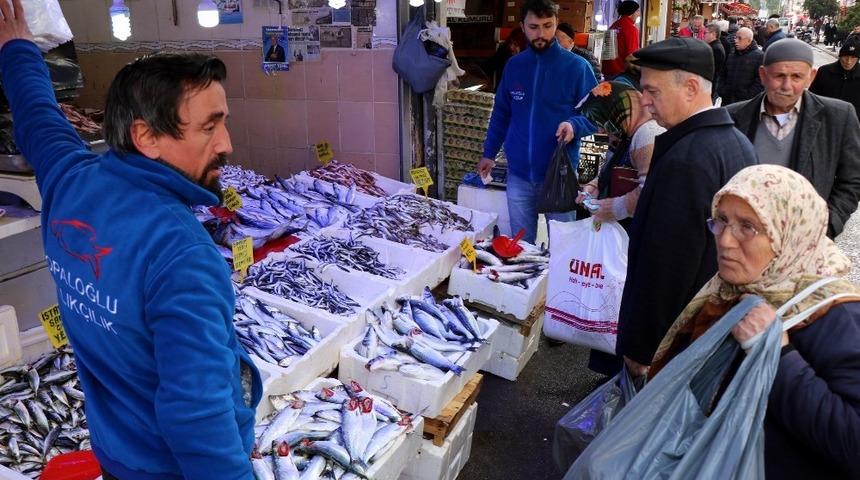 Balık fiyatları el yakıyor