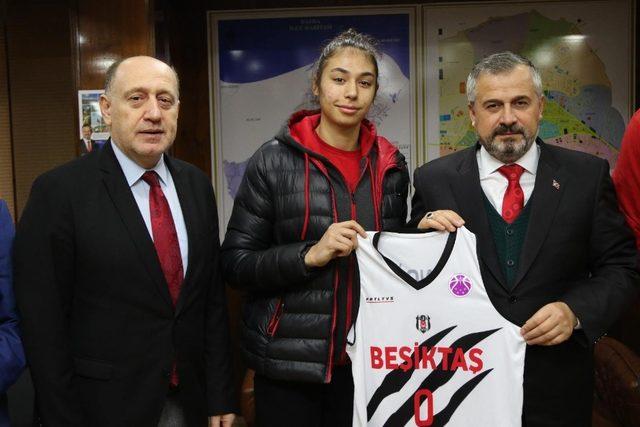 Bafra Belediyesi GSK’dan, BJK’ya