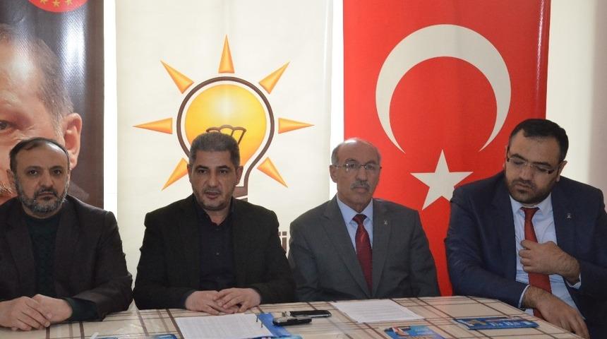 AK Parti Ak&ccedil;adağ İl&ccedil;e teşkilatında yeni y&ouml;netim tanıtıldı
