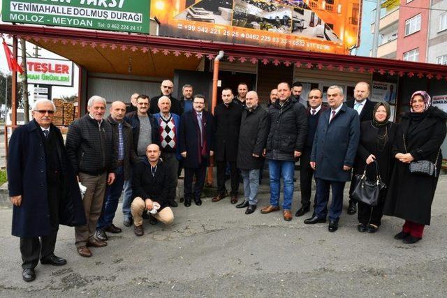 Genç, dolmuş ve taksi duraklarını ziyaret ederek vatandaşlarla görüştü