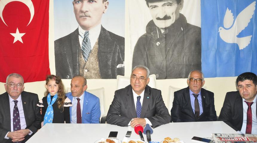 DSP Lideri Aksakal: Ben bildim bileli Atat&uuml;rk'&uuml; istismar ediyorlar