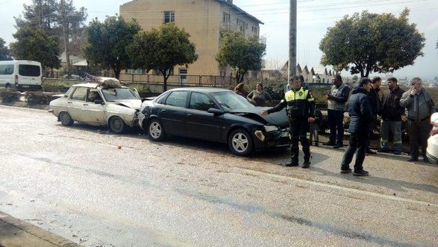 Kozan’da zincirleme kaza