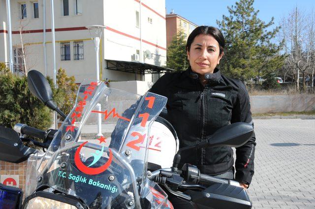 Motosiklet ambulansı kullanan tek kadın: Üstesinden gelemeyeceğimiz iş yok