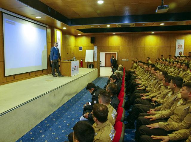 Emniyet müdüründen bekçilere: Sokakta ne var her şeyi bileceksiniz