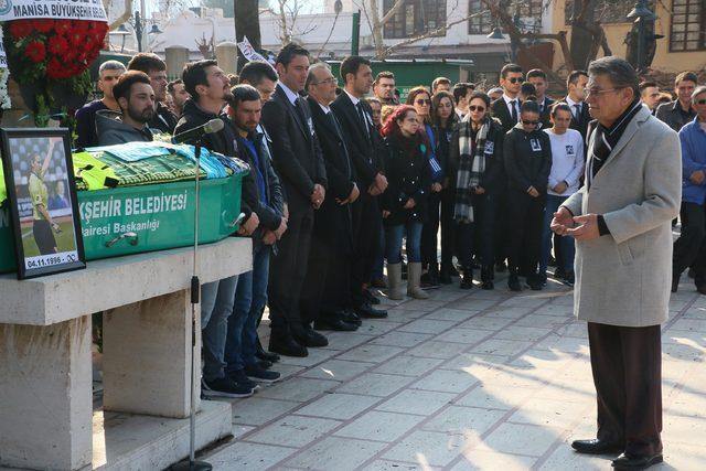 Genç hakem Özge, son yolculuğuna uğurlandı