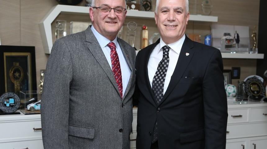 Bozbey: “Proje ve hizmet yarışı olmalı”