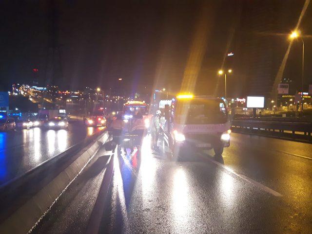 Beylikdüzü'nde trafik kazası: 1'i ağır, 3 yaralı