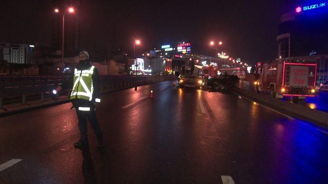 Beylikdüzü'nde trafik kazası: 1'i ağır, 3 yaralı