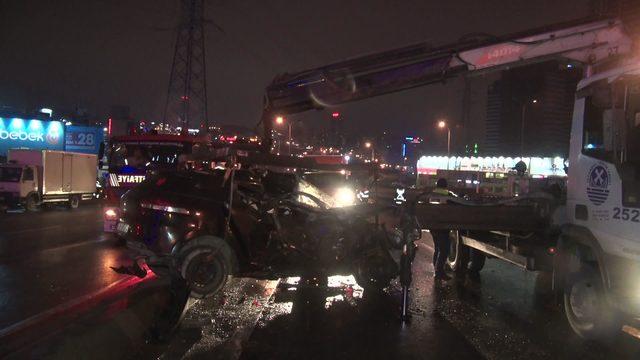 Beylikdüzü'nde trafik kazası: 1'i ağır, 3 yaralı