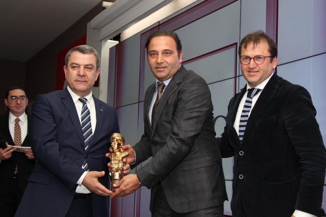 6&rsquo;ncısı d&uuml;zenlenen Yunus Emre &Ouml;d&uuml;l T&ouml;reni&rsquo;ne yoğun ilgi