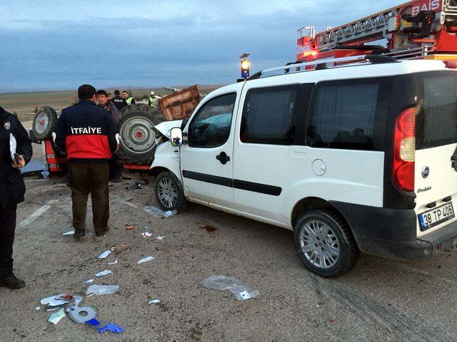 Kırıkkale'de traktör ile hafif ticari araç çarpıştı: 3 yaralı