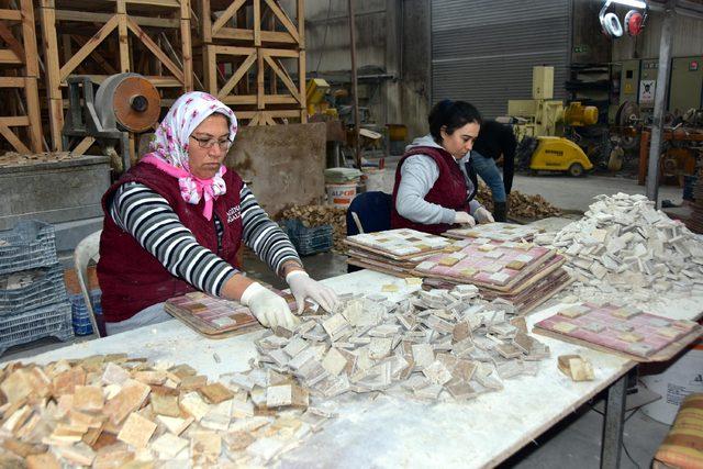 Kadınların elinden dünyaya ihraç ediliyor