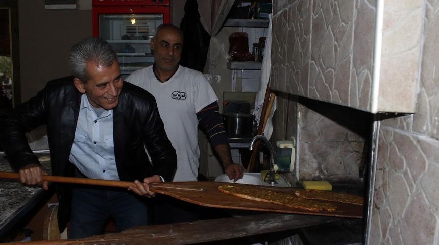 D&uuml;lgeroğlu, se&ccedil;im &ccedil;alışmalarını s&uuml;rd&uuml;rd&uuml;