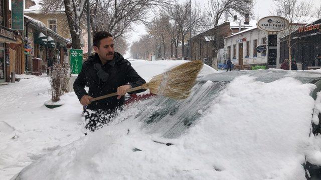 Kars’ta kar yağışı etkili oldu