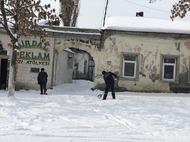 Kars’ta kar yağışı etkili oldu