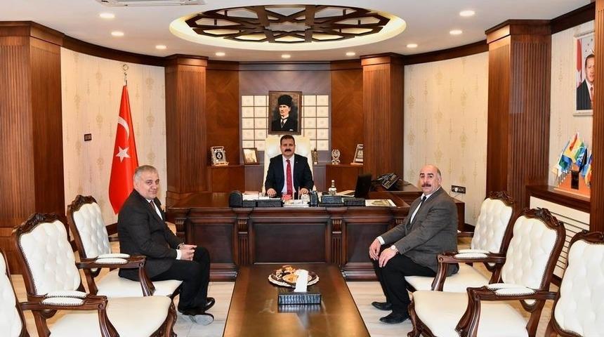 Halk Oyunları İl Temsilciliğinden Vali Akbıyık&rsquo;a ziyaret